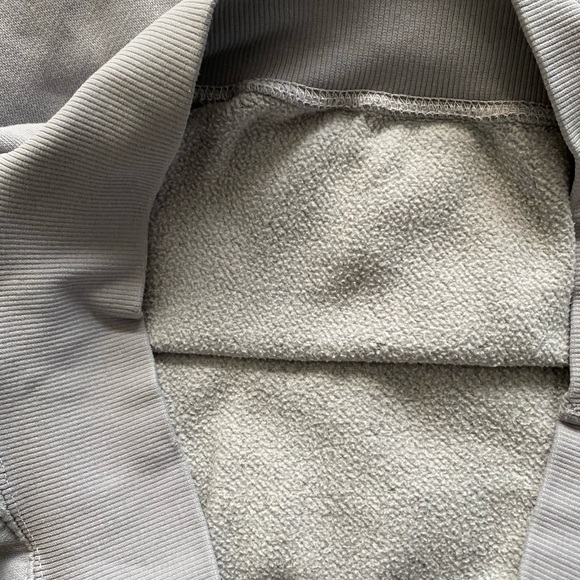 Brandy Melville Pullover Crewneck - Picture 12 of 12